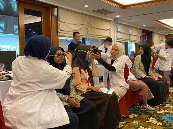 MNC Peduli Gelar Pemeriksaan Mata Gratis untuk 500 Siswa, Didukung PT Heinz ABC Indonesia MNC Peduli Gelar Pemeriksaan Mata Gratis untuk 500 Siswa, Didukung PT Heinz ABC Indonesia