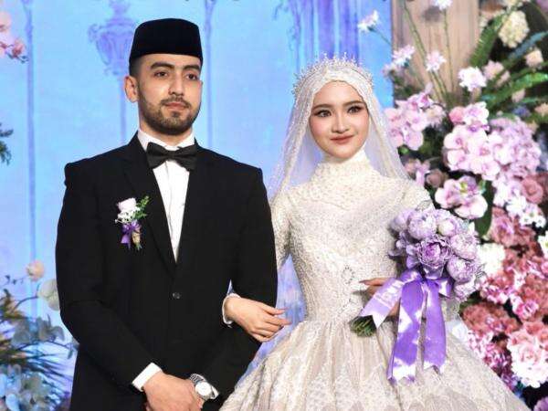Viral Pernikahan Ning Royya Putri Pengasuh Ponpes Lirboyo dengan Habib Abbas, Ini Fotonya! Viral Pernikahan Ning Royya Putri Pengasuh Ponpes Lirboyo dengan Habib Abbas, Ini Fotonya!
