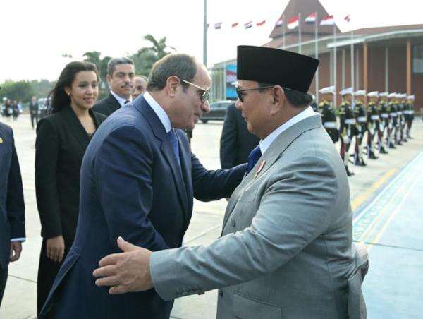 Diantar Prabowo ke Lanud Halim, Kepulangan Presiden Mesir Dikawal Jet Tempur Sukhoi dan F-16 Diantar Prabowo ke Lanud Halim, Kepulangan Presiden Mesir Dikawal Jet Tempur Sukhoi dan F-16