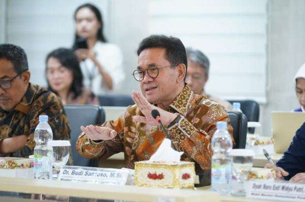 DPR Setujui Anggaran Kemendag 2027 Naik Jadi Rp1,56 Triliun DPR Setujui Anggaran Kemendag 2027 Naik Jadi Rp1,56 Triliun