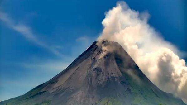 Viral Ajakan Naik Gunung Merapi, BTNGM Tegaskan Pendakian Belum Dibuka Viral Ajakan Naik Gunung Merapi, BTNGM Tegaskan Pendakian Belum Dibuka