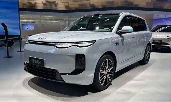 BYD Sealion 08 Segera Meluncur, Dibekali Baterai Jumbo dengan Jarak Tempuh hingga 900 Km BYD Sealion 08 Segera Meluncur, Dibekali Baterai Jumbo dengan Jarak Tempuh hingga 900 Km
