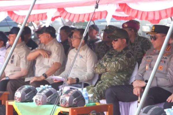Panglima TNI Tinjau Penertiban Tambang Emas Ilegal PT KEL di Nabire Papua Tengah Panglima TNI Tinjau Penertiban Tambang Emas Ilegal PT KEL di Nabire Papua Tengah