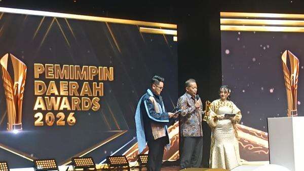 Pemimpin Daerah Awards 2026, Menkop Tekankan Peran Vital Pemda Sukseskan Kopdes Merah Putih Pemimpin Daerah Awards 2026, Menkop Tekankan Peran Vital Pemda Sukseskan Kopdes Merah Putih