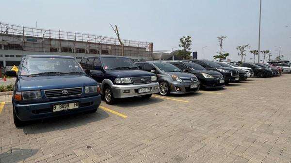 16 Komunitas Otomotif Kumpul di Automechanika Berburu Komponen Kendaraan Lawas 16 Komunitas Otomotif Kumpul di Automechanika Berburu Komponen Kendaraan Lawas