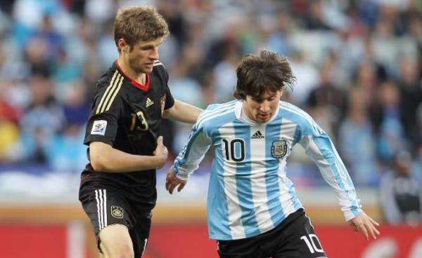 Thomas Muller Buka Lagi Momen Kontroversial Bersama Messi, Sindir Keputusan Wasit Thomas Muller Buka Lagi Momen Kontroversial Bersama Messi, Sindir Keputusan Wasit