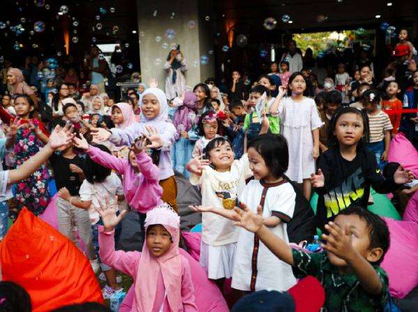 Wisata Unik! Masuk ke Dunia JUMBO Lewat Gelembung Raksasa Wisata Unik! Masuk ke Dunia JUMBO Lewat Gelembung Raksasa