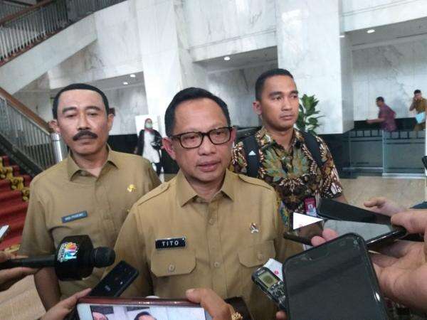 Mendagri: ASN Daerah Terdampak Erupsi Anak Krakatau Bisa WFH hingga 100 Mendagri: ASN Daerah Terdampak Erupsi Anak Krakatau Bisa WFH hingga 100