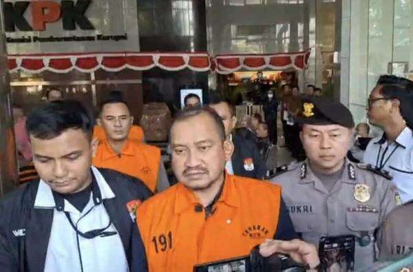 Periksa Istri Bupati Pemalang, KPK Telusuri Tarif Rotasi-Mutasi Jabatan Periksa Istri Bupati Pemalang, KPK Telusuri Tarif Rotasi-Mutasi Jabatan