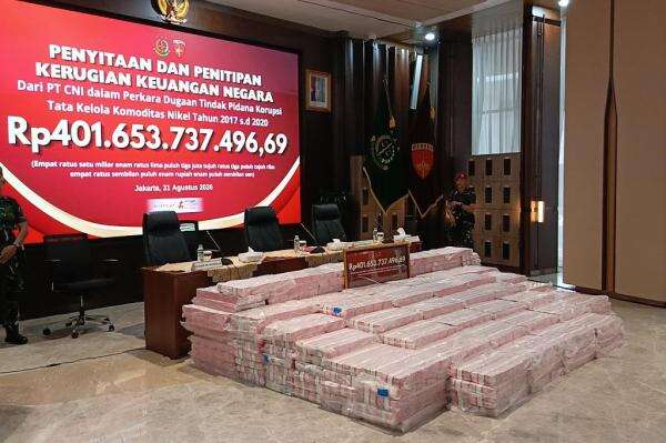 Kejagung Pamerkan Tumpukan Uang Rp401 Miliar, Hasil Sitaan Kasus Korupsi Nikel Kejagung Pamerkan Tumpukan Uang Rp401 Miliar, Hasil Sitaan Kasus Korupsi Nikel