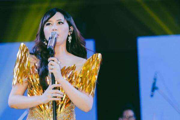 Kasey Storm bilan porno