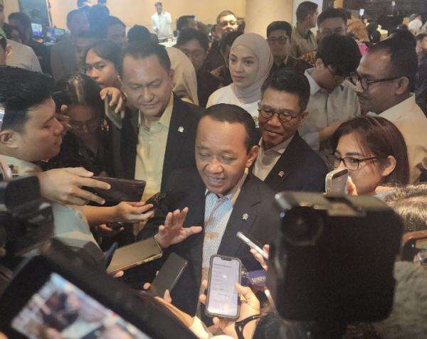 Bahlil Targetkan Gas Pengganti LPG 3 Kg Bakal Diproduksi Juli Bahlil Targetkan Gas Pengganti LPG 3 Kg Bakal Diproduksi Juli