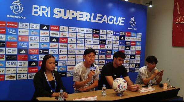 Persija Jakarta Terancam Pengurangan Poin, Begini Respons Shin Tae-yong! Persija Jakarta Terancam Pengurangan Poin, Begini Respons Shin Tae-yong!