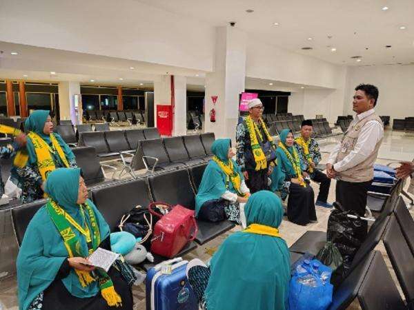 Kemenhaj Minta PPIU Perhatikan Kebutuhan Jemaah Umrah yang Terdampak Erupsi Anak Krakatau Kemenhaj Minta PPIU Perhatikan Kebutuhan Jemaah Umrah yang Terdampak Erupsi Anak Krakatau