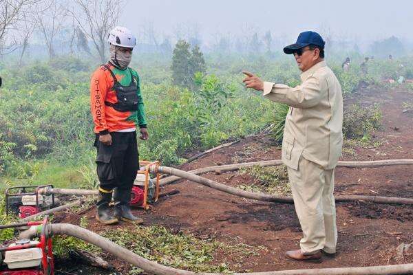 Momen Prabowo Turun Langsung ke Titik Karhutla Kalbar, Pastikan Penanganan Optimal Momen Prabowo Turun Langsung ke Titik Karhutla Kalbar, Pastikan Penanganan Optimal