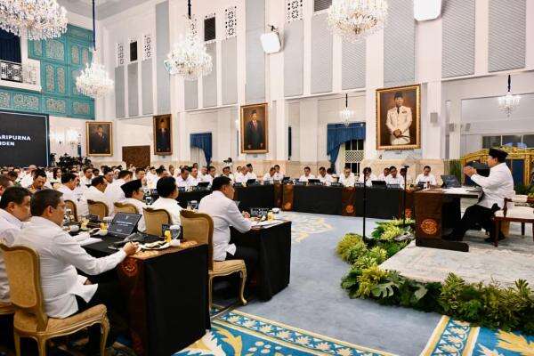 2 Tahun Pemerintahan, Prabowo Gelar Sidang Kabinet Paripurna di Istana Sore Ini 2 Tahun Pemerintahan, Prabowo Gelar Sidang Kabinet Paripurna di Istana Sore Ini