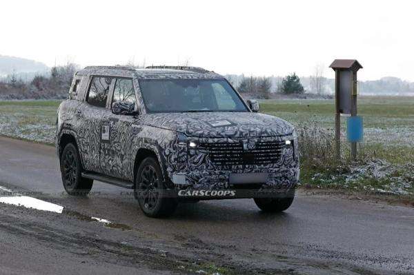 Mitsubishi Pajero Targetkan Segmen yang Sama dengan Toyota Land Cruiser Mitsubishi Pajero Targetkan Segmen yang Sama dengan Toyota Land Cruiser