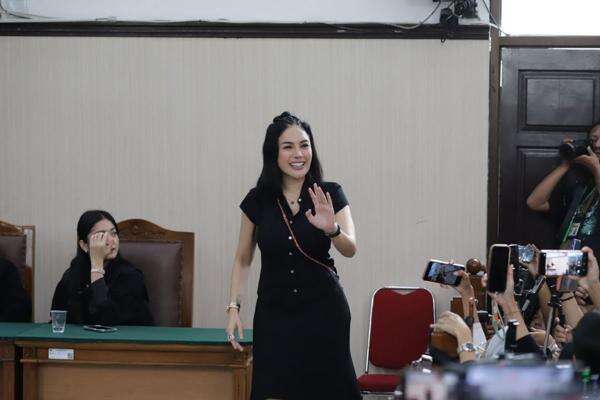 PK Nikita Mirzani Ditolak, Pihak Reza Gladys Klaim Tudingan Skincare Berbahaya Tak Terbukti PK Nikita Mirzani Ditolak, Pihak Reza Gladys Klaim Tudingan Skincare Berbahaya Tak Terbukti