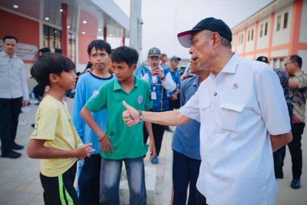 Pesan Prabowo ke Siswa Sekolah Rakyat: Anak Indonesia Tak Boleh Kalah dari Negara Lain Pesan Prabowo ke Siswa Sekolah Rakyat: Anak Indonesia Tak Boleh Kalah dari Negara Lain