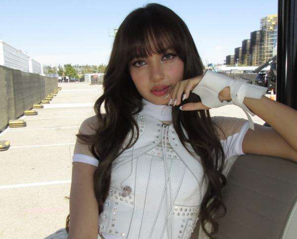 Lisa BLACKPINK Cetak Rekor di MTV VMA 2026, Jadi Solois K-Pop dengan 10 Nominasi Lisa BLACKPINK Cetak Rekor di MTV VMA 2026, Jadi Solois K-Pop dengan 10 Nominasi