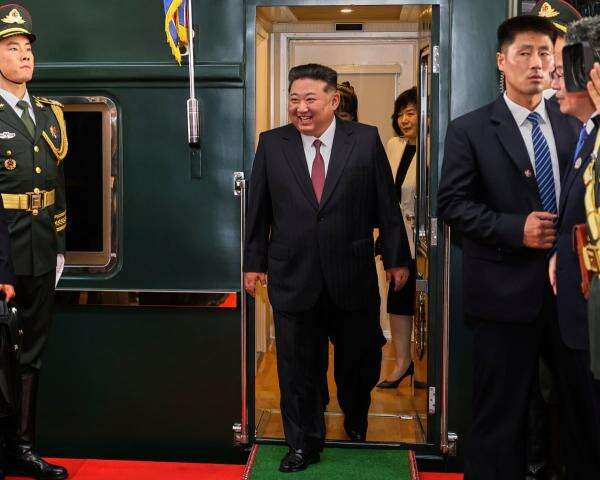 Berkunjung ke China, Kim Jong-un: Kompi Tentara Korut Diubah Jadi Unit Tempur Elite Mandiri Berkunjung ke China, Kim Jong-un: Kompi Tentara Korut Diubah Jadi Unit Tempur Elite Mandiri