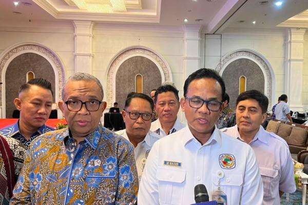 TKBM Pelabuhan Ungkap Platform Digital Dermaga Atasi Masalah Bongkar Muat TKBM Pelabuhan Ungkap Platform Digital Dermaga Atasi Masalah Bongkar Muat