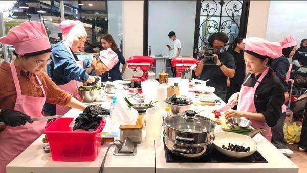 Songpyeon Red Ginger Jadi Kreasi Unik Perpaduan Dessert Korea dan Wedang Ronde Indonesia Songpyeon Red Ginger Jadi Kreasi Unik Perpaduan Dessert Korea dan Wedang Ronde Indonesia