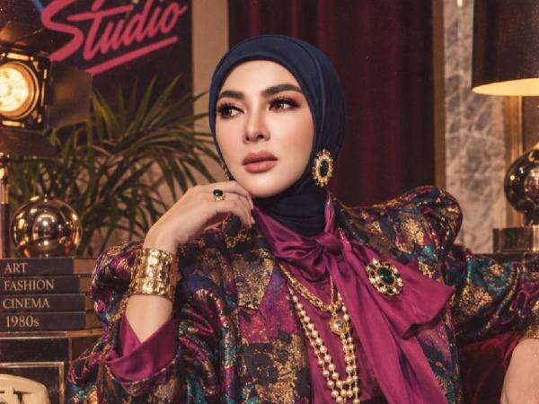 Syahrini Dipastikan Manggung di Pestapora 2026, Comeback Paling Ditunggu! Syahrini Dipastikan Manggung di Pestapora 2026, Comeback Paling Ditunggu!