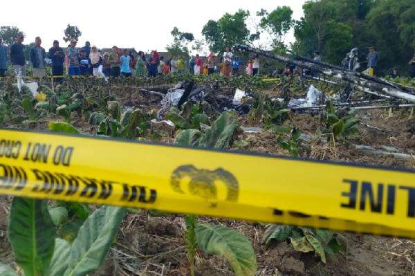 Pesawat Sky Ranger Jatuh dan Terbakar di Blora, 2 Kru Selamat sebelum Api Membesar Pesawat Sky Ranger Jatuh dan Terbakar di Blora, 2 Kru Selamat sebelum Api Membesar