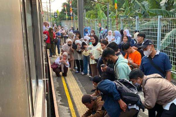 Heboh Siswi Tewas Tertabrak KRL di Stasiun Jurangmangu, Polisi Turun Tangan Selidiki Heboh Siswi Tewas Tertabrak KRL di Stasiun Jurangmangu, Polisi Turun Tangan Selidiki