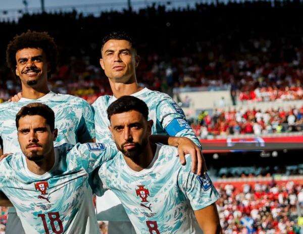 Tak Terbukti Musuhan, Cristiano Ronaldo Justru Ingin Al Nassr Beli Bruno Fernandes! Tak Terbukti Musuhan, Cristiano Ronaldo Justru Ingin Al Nassr Beli Bruno Fernandes!