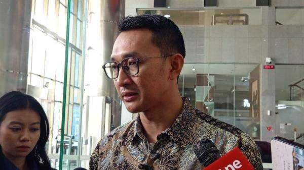 Barang Bukti OTT Bupati Muara Enim, Uang Tunai hingga Rekening Senilai Rp2 M Barang Bukti OTT Bupati Muara Enim, Uang Tunai hingga Rekening Senilai Rp2 M
