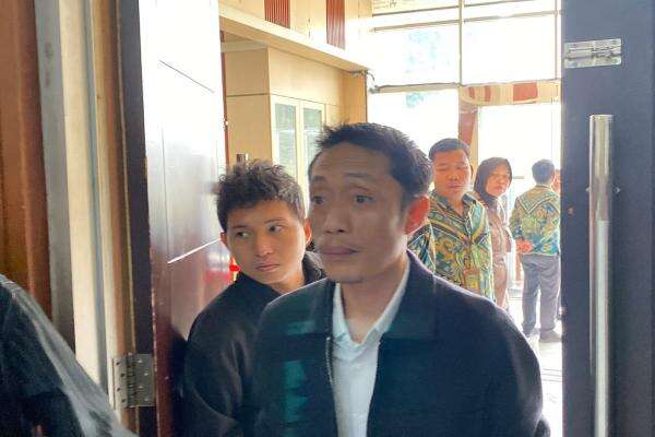 Sidang Dokter Tifa Memanas, Kuasa Hukum Protes Jatah Waktu Tanya Saksi Dian Sandi Dibatasi Sidang Dokter Tifa Memanas, Kuasa Hukum Protes Jatah Waktu Tanya Saksi Dian Sandi Dibatasi