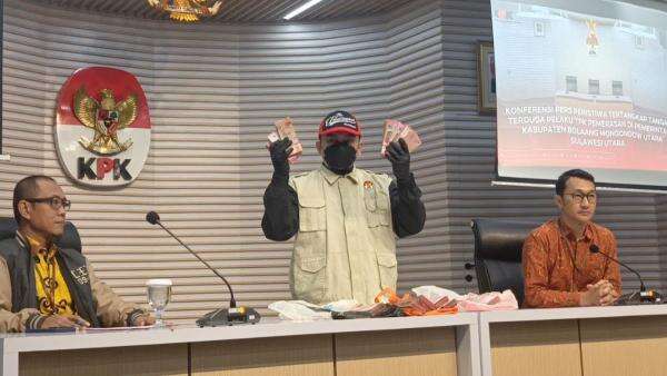 KPK Sita Rp200 Juta dalam Rangkaian OTT Bupati Bolmut KPK Sita Rp200 Juta dalam Rangkaian OTT Bupati Bolmut