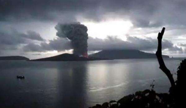 Anak Krakatau Berstatus Siaga, Apakah Erupsi Bisa Picu Tsunami? Anak Krakatau Berstatus Siaga, Apakah Erupsi Bisa Picu Tsunami?