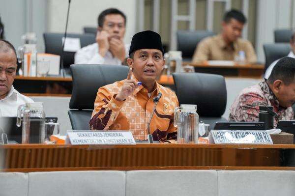 Rapat Bareng DPR, Menhut Ungkap El Nino Tahun Ini Lebih Kuat dari 2015: Jangan Bakar Lahan! Rapat Bareng DPR, Menhut Ungkap El Nino Tahun Ini Lebih Kuat dari 2015: Jangan Bakar Lahan!