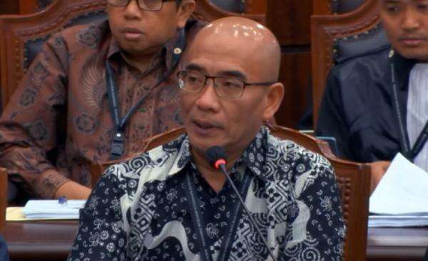 Eks Ketua KPU Hasyim Asy'ari Sentil Doli Kurnia soal Pasal Ijazah Gibran: Lupa Boleh, Munafik Jangan Eks Ketua KPU Hasyim Asy'ari Sentil Doli Kurnia soal Pasal Ijazah Gibran: Lupa Boleh, Munafik Jangan