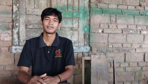 Kisah Inspiratif Arifin, Anak Penjual Keripik Pisang yang Berhasil Masuk UGM Kisah Inspiratif Arifin, Anak Penjual Keripik Pisang yang Berhasil Masuk UGM