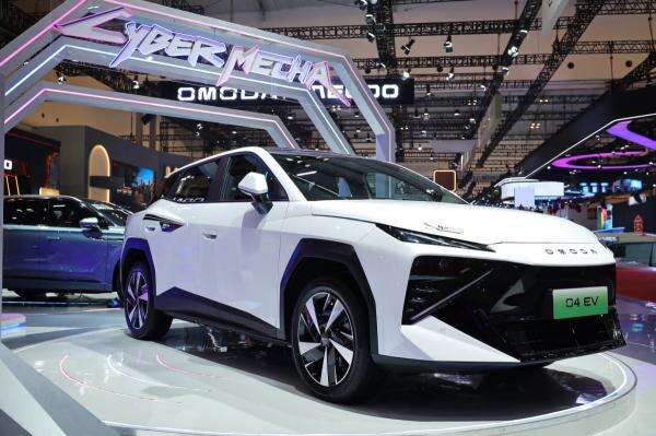 Omoda O4: Mobil Listrik Rp400 Jutaan yang Ngaku AI Car for Everyone, Gimmick atau Beneran? Omoda O4: Mobil Listrik Rp400 Jutaan yang Ngaku AI Car for Everyone, Gimmick atau Beneran?