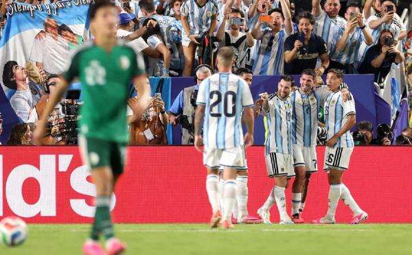 Menggila di Laga Argentina vs Aljazair, Lionel Messi Pemain Pertama MLS yang Cetak Hattrick di Piala Dunia! Menggila di Laga Argentina vs Aljazair, Lionel Messi Pemain Pertama MLS yang Cetak Hattrick di Piala Dunia!