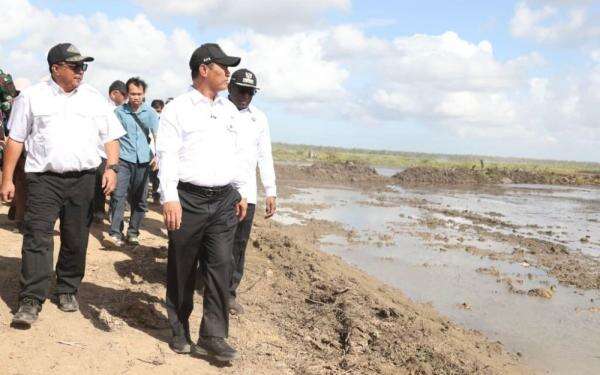 Pimpin Cetak 137 Ribu Hektare Sawah dan Oplah di Papua, Mentan Amran Tegaskan Semua Milik Rakyat Pimpin Cetak 137 Ribu Hektare Sawah dan Oplah di Papua, Mentan Amran Tegaskan Semua Milik Rakyat