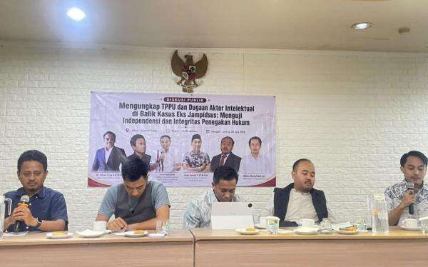 Dugaan Keterkaitan Eks Jampidsus dengan Sejumlah Kasus Korupsi Disorot Dugaan Keterkaitan Eks Jampidsus dengan Sejumlah Kasus Korupsi Disorot