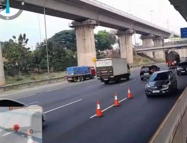 Pagi Ini, Contraflow Diberlakukan di KM 21-KM 23 Arah Cikampek Tol Japek Pagi Ini, Contraflow Diberlakukan di KM 21-KM 23 Arah Cikampek Tol Japek