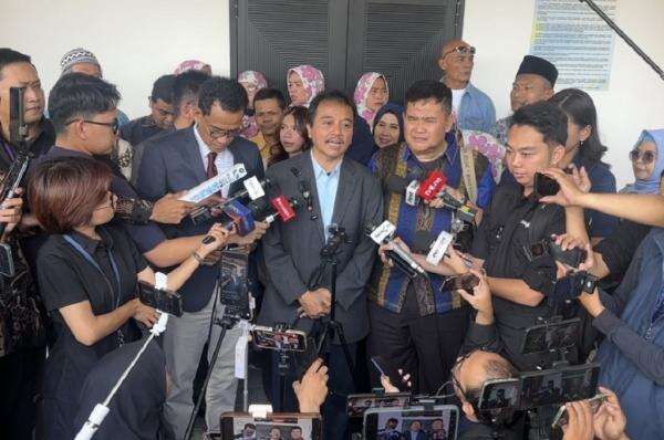 Roy Suryo Sebut Permohonan Ganti Rugi Rp206 Juta Bukan Ditolak, tapi Tak Diterima Roy Suryo Sebut Permohonan Ganti Rugi Rp206 Juta Bukan Ditolak, tapi Tak Diterima