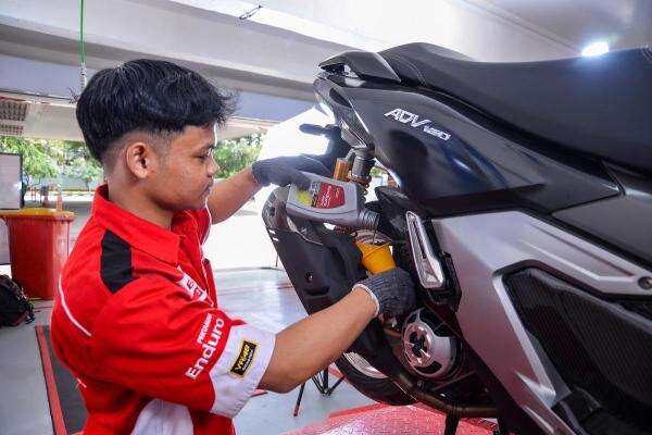 Niat Hemat, Tunda Ganti Oli Motor Justru Bisa Bikin Boncos Niat Hemat, Tunda Ganti Oli Motor Justru Bisa Bikin Boncos