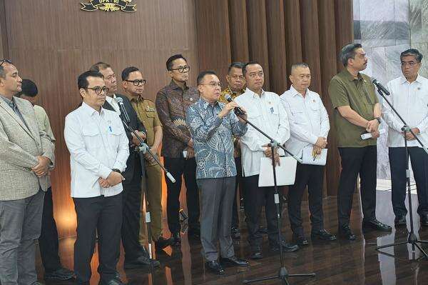 Godok Perpres Ojol, Dasco Ungkap Tarif Barang akan Diatur Komdigi dan Penumpang oleh Kemenhub Godok Perpres Ojol, Dasco Ungkap Tarif Barang akan Diatur Komdigi dan Penumpang oleh Kemenhub