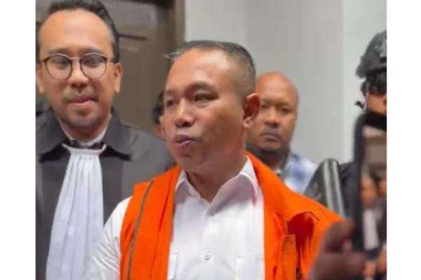 Dituntut 8,5 Tahun Penjara, Gubernur Riau: JPU Abaikan Fakta Persidangan Dituntut 8,5 Tahun Penjara, Gubernur Riau: JPU Abaikan Fakta Persidangan