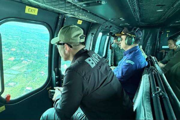 13.000 Kg Garam Dapur Ditabur di Langit Papua Selatan untuk Padamkan Karhutla 13.000 Kg Garam Dapur Ditabur di Langit Papua Selatan untuk Padamkan Karhutla