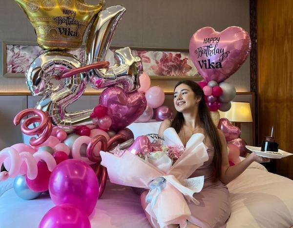 5 Potret Cantik Vika Kolesnaya, Bule Eropa yang Digosipkan Pacar Baru Billy Syahputra