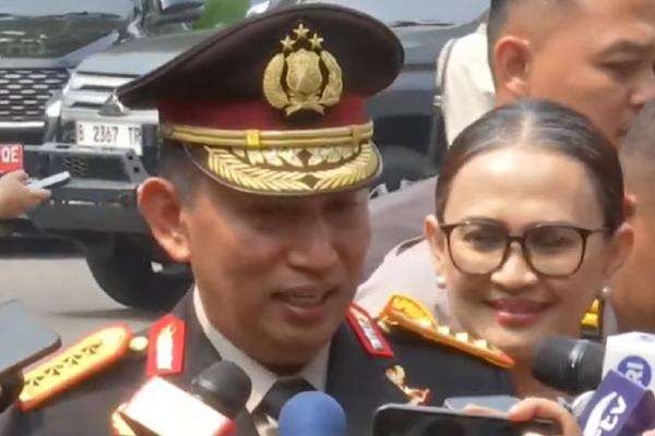 Jelang Pelantikan Kapolri dan Reshuffle Kabinet, Jajaran Menteri Hingga Listyo Sigit Tiba di Istana Jelang Pelantikan Kapolri dan Reshuffle Kabinet, Jajaran Menteri Hingga Listyo Sigit Tiba di Istana